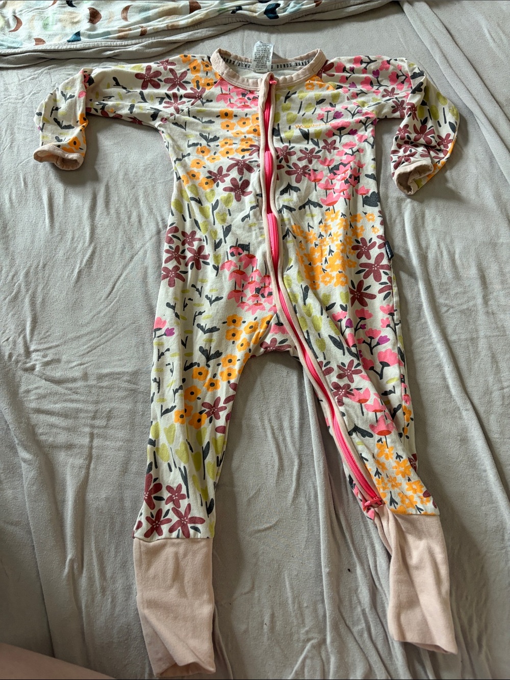 B64 Bonds Wondersuit- Convertible Footie, Floral Print 12-18 Dingy